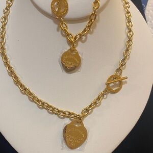 Gold Chain Tiff Necklace and Bracelet Set